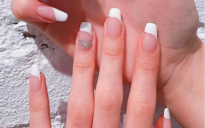 Top 20+ mẫu nail màu trắng gạo đẹp và tinh tế