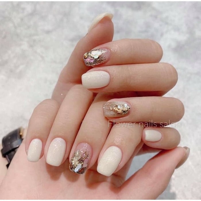 Top 20+ mẫu nail màu trắng gạo đẹp và tinh tế