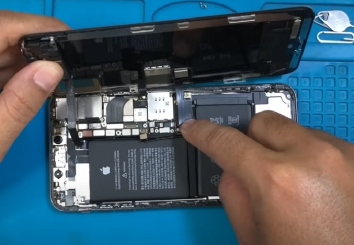 Màn hình iPhone bị phản quang: Dấu hiệu và cách khắc phục