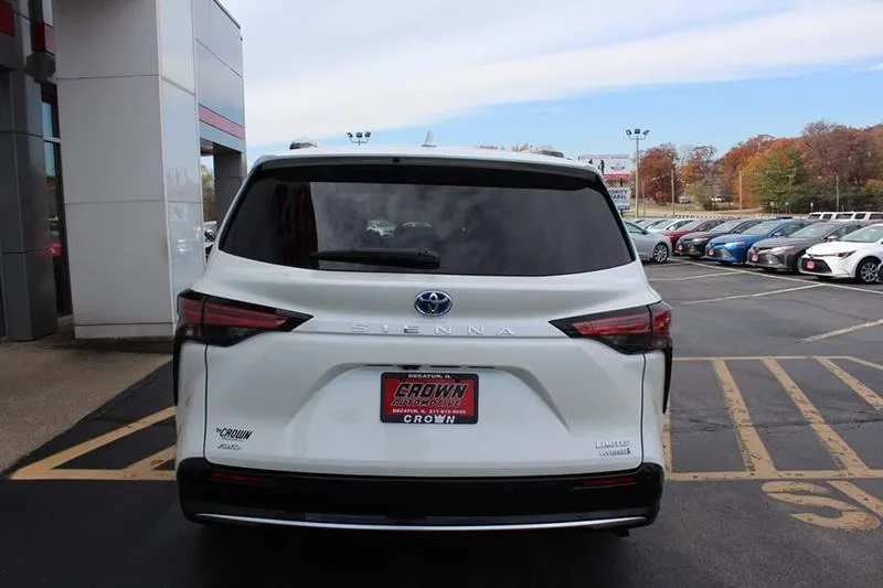 Đánh giá xe Toyota Sienna 2021: phong cách mạnh mẽ, nhiều tiện ích