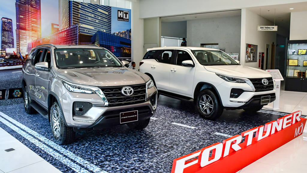 SUV 7 chỗ: VinFast Lux SA2.0 ‘lần cuối tỏa sáng’, Ford Everest chưa thể vượt Toyota Fortuner